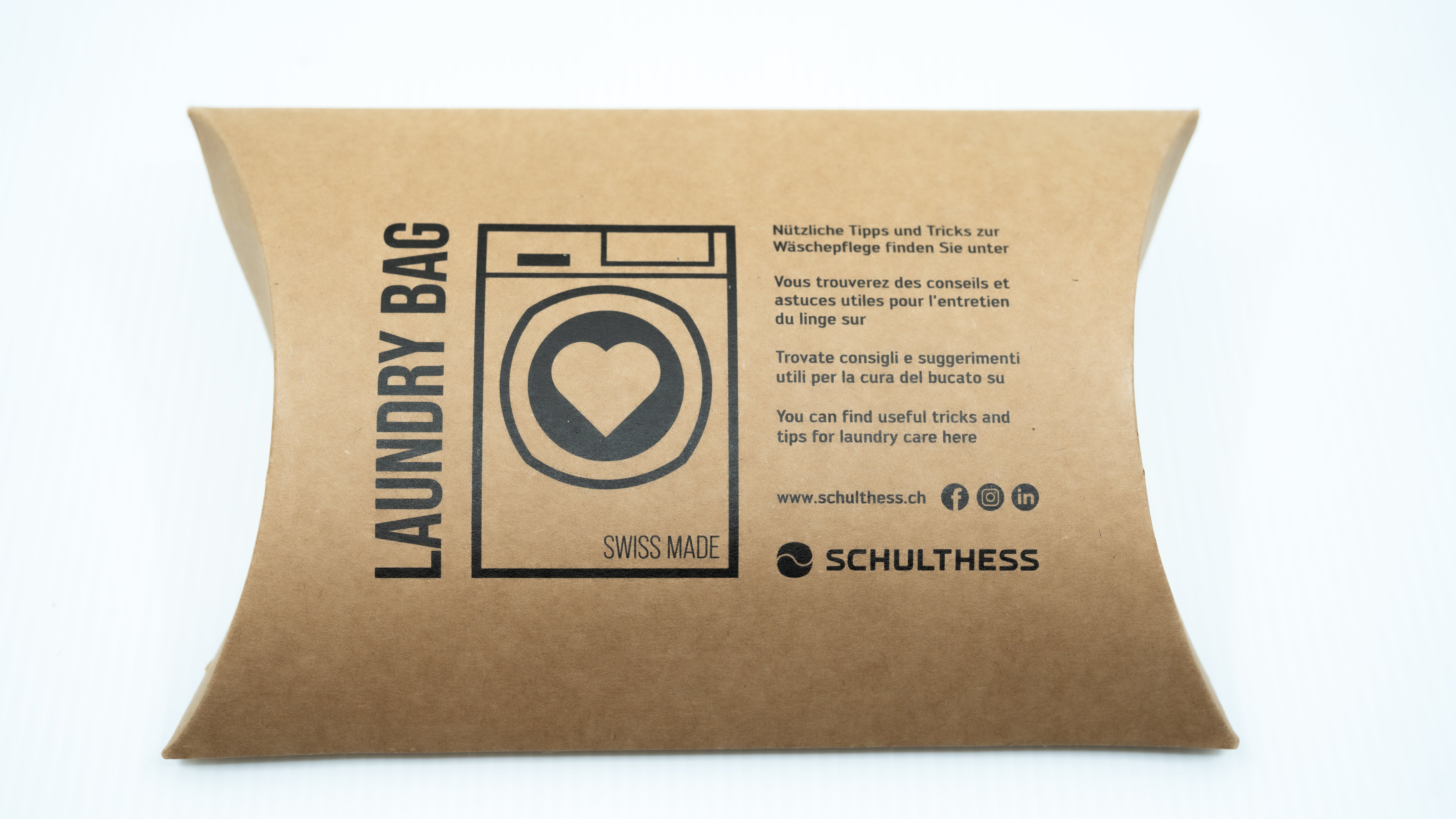 Waschesacke_mit_Verpackung_weisser_Hintergrund.jpg
